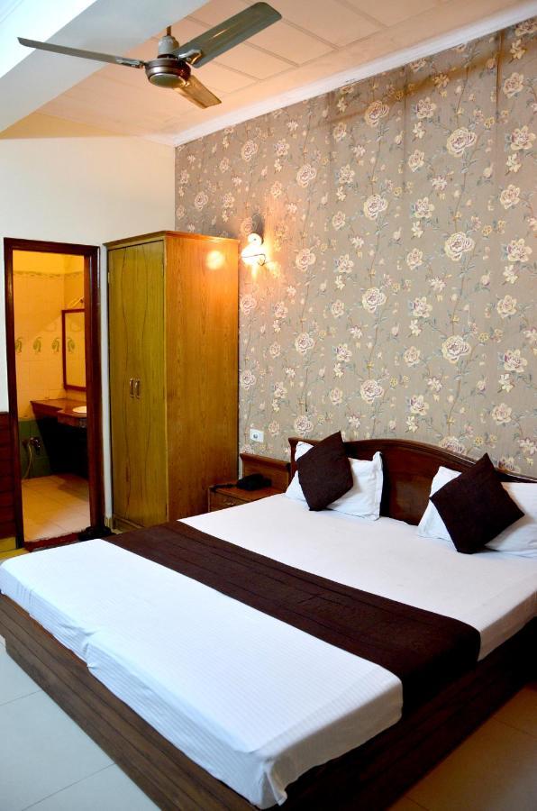 Hotel City Paradise Chandīgarh Екстериор снимка